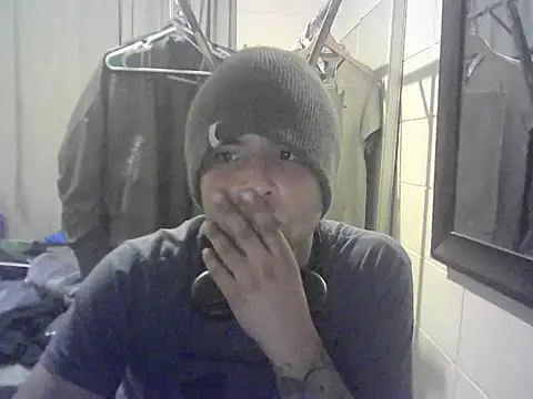 Snapshot of Relk130p chatting on 06-15-26, 08:25 Relk130p online show from 06-15-26, 08:25