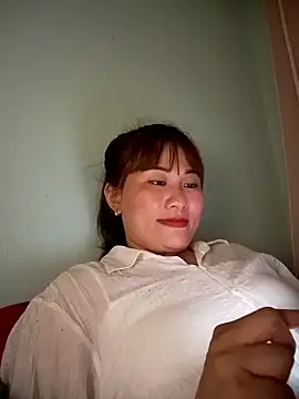 Snapshot of Lucxy-ki6 chatting on 06-01-26, 01:11 Lucxy-ki6 online show from 06-01-26, 01:11