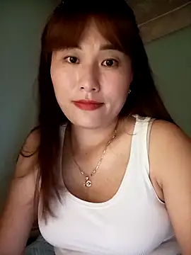 Snapshot of Lucxy-ki6 chatting on 06-18-26, 01:05 Lucxy-ki6 online show from 06-18-26, 01:05