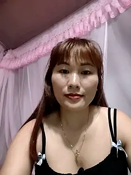 Snapshot of Lucxy-ki6 chatting on 05-11-26, 01:40 Lucxy-ki6 online show from 05-11-26, 01:40