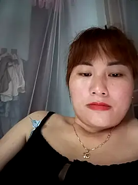 Snapshot of Lucxy-ki6 chatting on 05-06-26, 02:43 Lucxy-ki6 online show from 05-06-26, 02:43