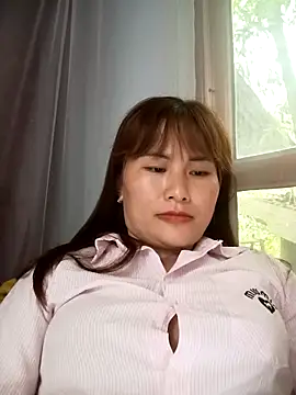 Snapshot of Lucxy-ki6 chatting on 05-07-26, 05:11 Lucxy-ki6 online show from 05-07-26, 05:11