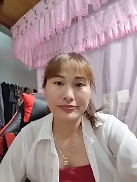 Snapshot of Lucxy-ki6 chatting on 06-10-26, 04:57 Lucxy-ki6 online show from 06-10-26, 04:57