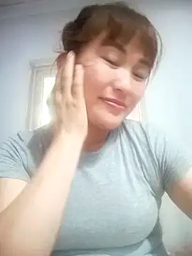 Snapshot of Lucxy-ki6 chatting on 05-16-26, 05:17 Lucxy-ki6 online show from 05-16-26, 05:17