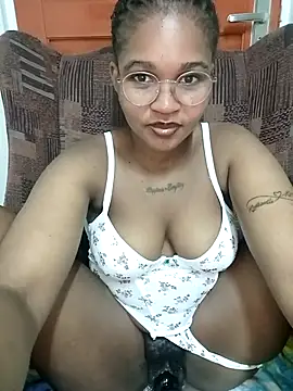 Hotsexyberry222 online show from 04-18-26, 06:32