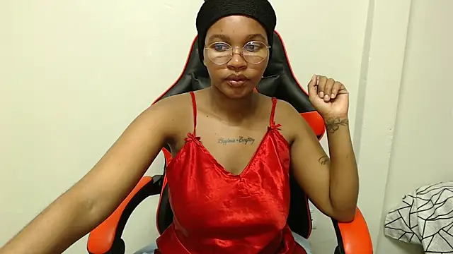 Snapshot of Hotsexyberry222 chatting on 05-12-26, 02:56 Hotsexyberry222 online show from 05-12-26, 02:56