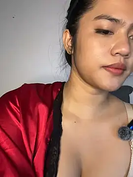 Snapshot of Kiee_19 chatting on 05-31-26, 02:39 Kiee 19 online show from 05-31-26, 02:39
