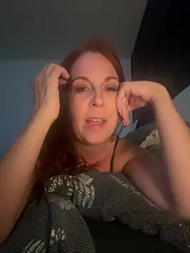 Snapshot of petitehotwife4u chatting on 07-15-26, 05:31 petitehotwife4u online show from 07-15-26, 05:31
