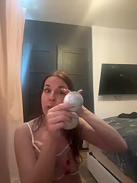 petitehotwife4u online show from 04-13-26, 12:09