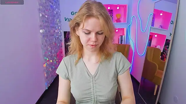 Snapshot of ElizabethVane chatting on 04-29-26, 05:30 ElizabethVane online show from 04-29-26, 05:30