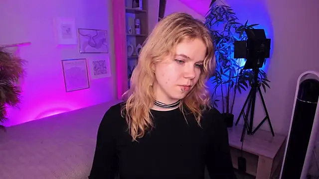 Snapshot of ElizabethVane chatting on 05-17-26, 05:24 ElizabethVane online show from 05-17-26, 05:24