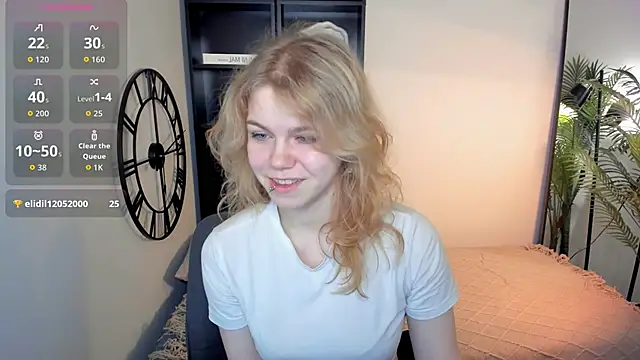 Snapshot of ElizabethVane chatting on 06-05-26, 05:23 ElizabethVane online show from 06-05-26, 05:23