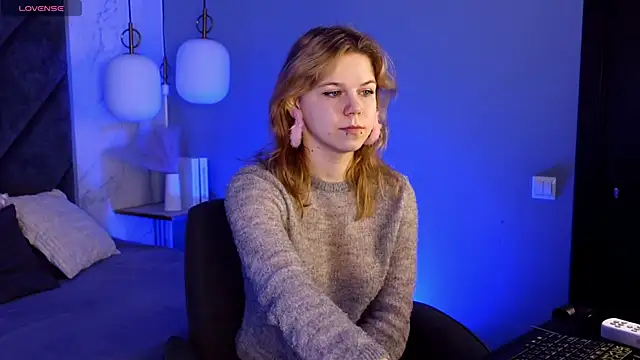 Snapshot of ElizabethVane chatting on 03-31-26, 05:42 ElizabethVane online show from 03-31-26, 05:42