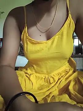 Snapshot of Shalini_08 chatting on 05-21-26, 03:37 Shalini 08 online show from 05-21-26, 03:37