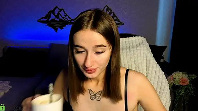 Snapshot of Lady_Sunrise12 chatting on 06-11-26, 01:05 Lady Sunrise12 online show from 06-11-26, 01:05