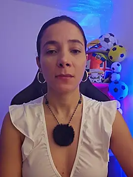 miaeyex online show from 06-24-26, 12:04
