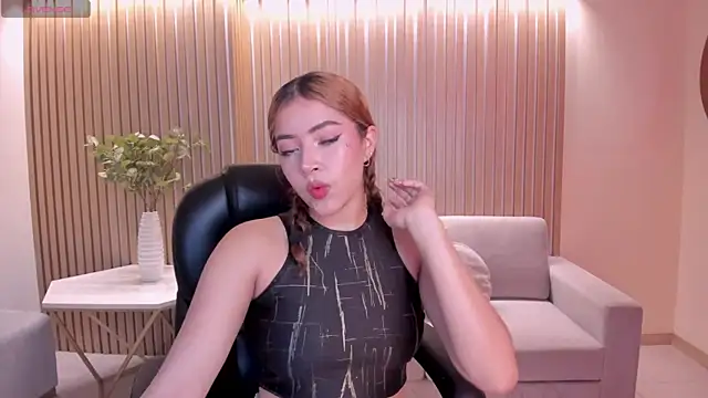 Snapshot of ArianaNova chatting on 07-15-26, 02:18 ArianaNova online show from 07-15-26, 02:18