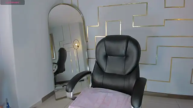 ArianaNova online show from 03-26-26, 02:43