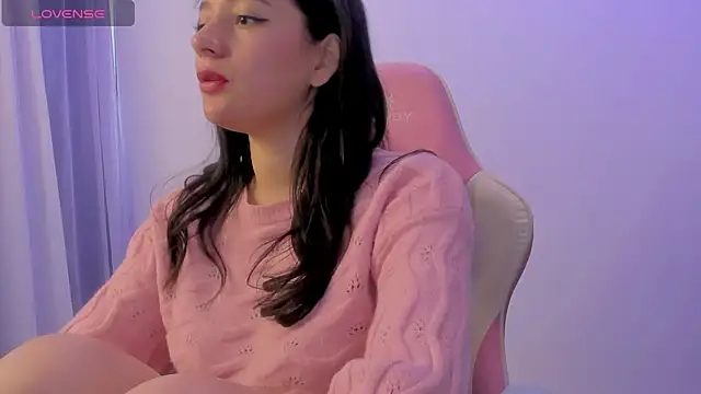 Snapshot of KittyFeet1 chatting on 04-27-26, 10:19 KittyFeet1 online show from 04-27-26, 10:19