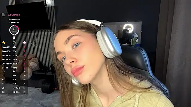 Veluxe online show from 04-05-26, 03:08