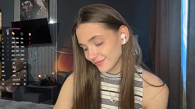 Veluxe online show from 04-21-26, 03:07