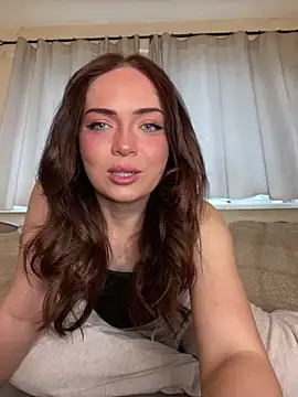 Snapshot of ohitsclarafox chatting on 03-29-26, 02:52 ohitsclarafox online show from 03-29-26, 02:52