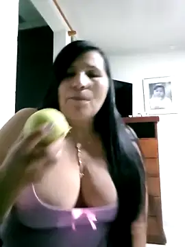 Ladygreeneyes online show from 04-21-26, 02:51