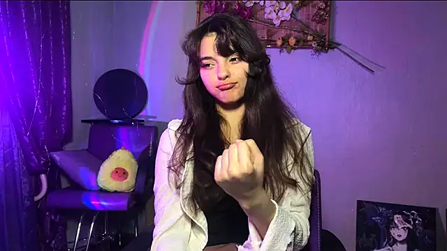 CareyDevan online show from 04-07-26, 01:46