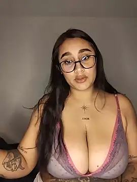 Snapshot of Mia_skyy18 chatting on 07-25-26, 05:15 Mia skyy18 online show from 07-25-26, 05:15