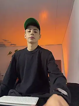 Snapshot of SebastianReed_ chatting on 05-29-26, 04:51 SebastianReed online show from 05-29-26, 04:51