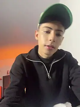 Snapshot of SebastianReed_ chatting on 05-26-26, 03:37 SebastianReed online show from 05-26-26, 03:37