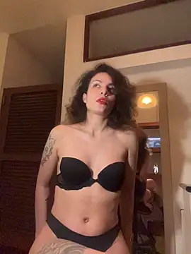 Snapshot of conejita000 chatting on 04-23-26, 02:40 conejita000 online show from 04-23-26, 02:40