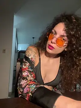 Snapshot of conejita000 chatting on 04-04-26, 03:35 conejita000 online show from 04-04-26, 03:35