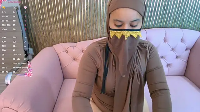 Snapshot of Aminaa_Kaarim chatting on 04-30-26, 07:21 Aminaa Kaarim online show from 04-30-26, 07:21