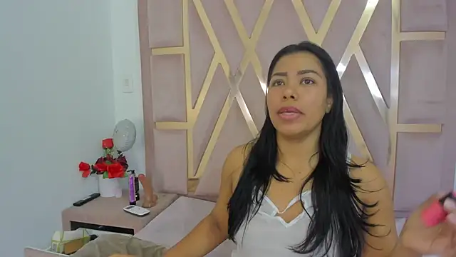 Snapshot of alannaht chatting on 05-26-26, 02:09 alannaht online show from 05-26-26, 02:09