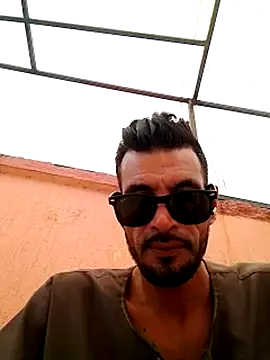 Snapshot of Thisizhakim chatting on 07-16-26, 01:41 Thisizhakim online show from 07-16-26, 01:41