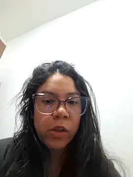Snapshot of Aila_Phone chatting on 04-18-26, 11:16 Aila Phone online show from 04-18-26, 11:16