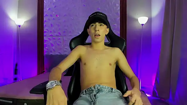 Michaell twinkk  online show from 03-15-26, 04:41