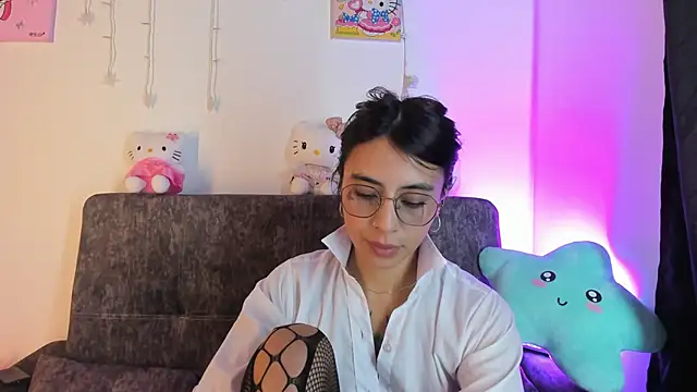 Snapshot of Macarena26 chatting on 03-18-26, 12:51 Macarena26 online show from 03-18-26, 12:51