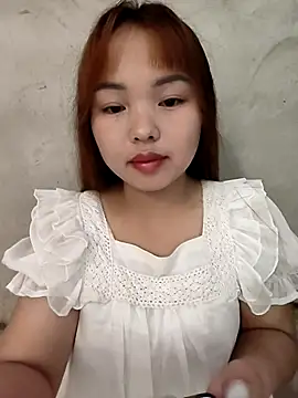 Snapshot of Mina_xYx chatting on 05-05-26, 02:03 Mina xYx online show from 05-05-26, 02:03