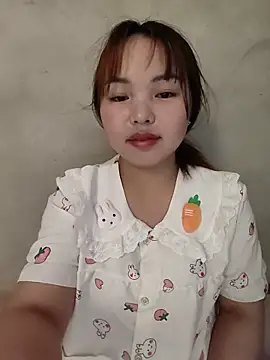 Snapshot of Mina_xYx chatting on 05-16-26, 02:43 Mina xYx online show from 05-16-26, 02:43