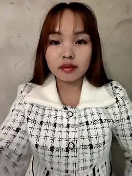 Snapshot of Mina_xYx chatting on 05-02-26, 03:23 Mina xYx online show from 05-02-26, 03:23