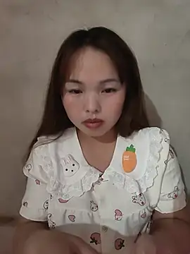 Snapshot of Mina_xYx chatting on 05-27-26, 04:36 Mina xYx online show from 05-27-26, 04:36
