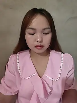 Snapshot of Mina_xYx chatting on 05-18-26, 03:06 Mina xYx online show from 05-18-26, 03:06