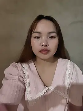 Snapshot of Mina_xYx chatting on 05-19-26, 01:56 Mina xYx online show from 05-19-26, 01:56