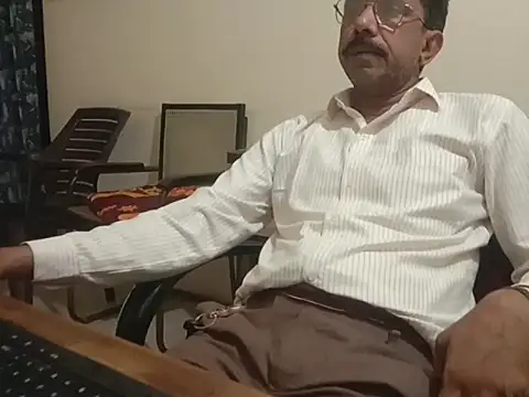 Snapshot of biger_top chatting on 07-19-26, 02:20 biger top online show from 07-19-26, 02:20