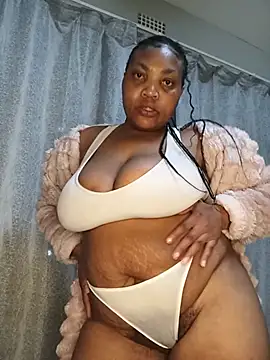 Snapshot of BeverlyQueen15 chatting on 07-25-26, 06:58 BeverlyQueen15 online show from 07-25-26, 06:58