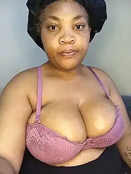 Snapshot of BeverlyQueen15 chatting on 07-09-26, 06:03 BeverlyQueen15 online show from 07-09-26, 06:03