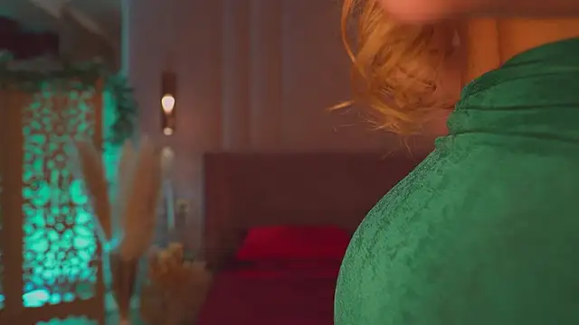 SerenaWest  online show from 03-24-26, 04:07