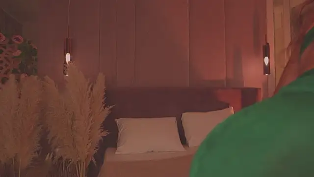 SerenaWest  online show from 04-10-26, 05:53